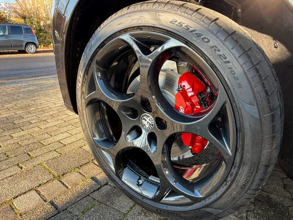 Alfa Romeo Stelvio 2025