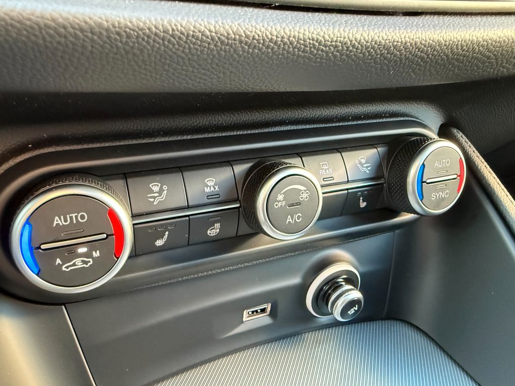 Alfa Romeo Stelvio 2025