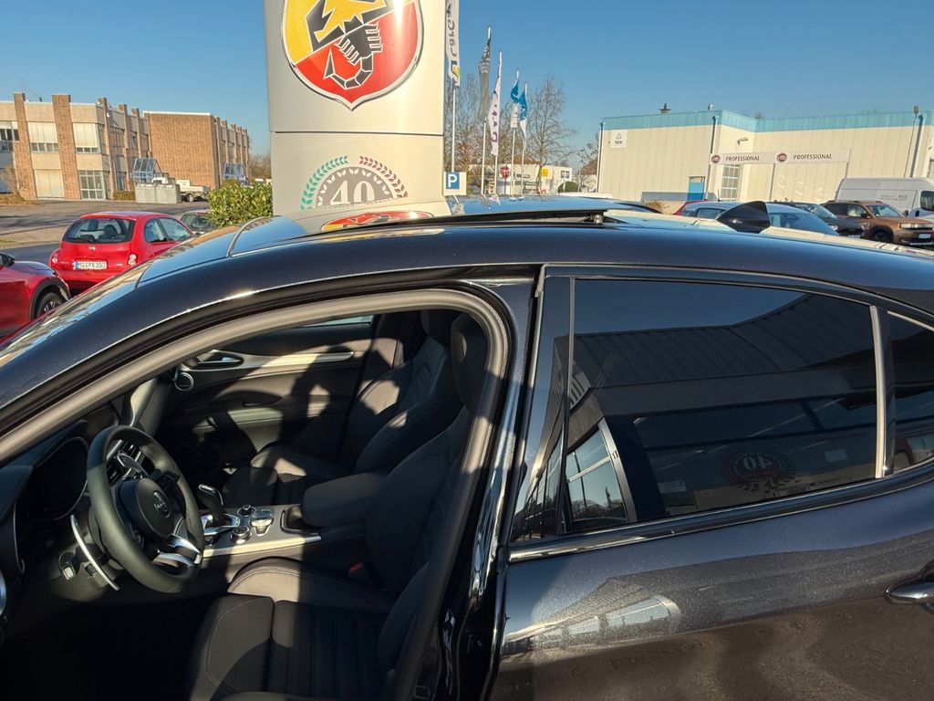 Alfa Romeo Stelvio 2025