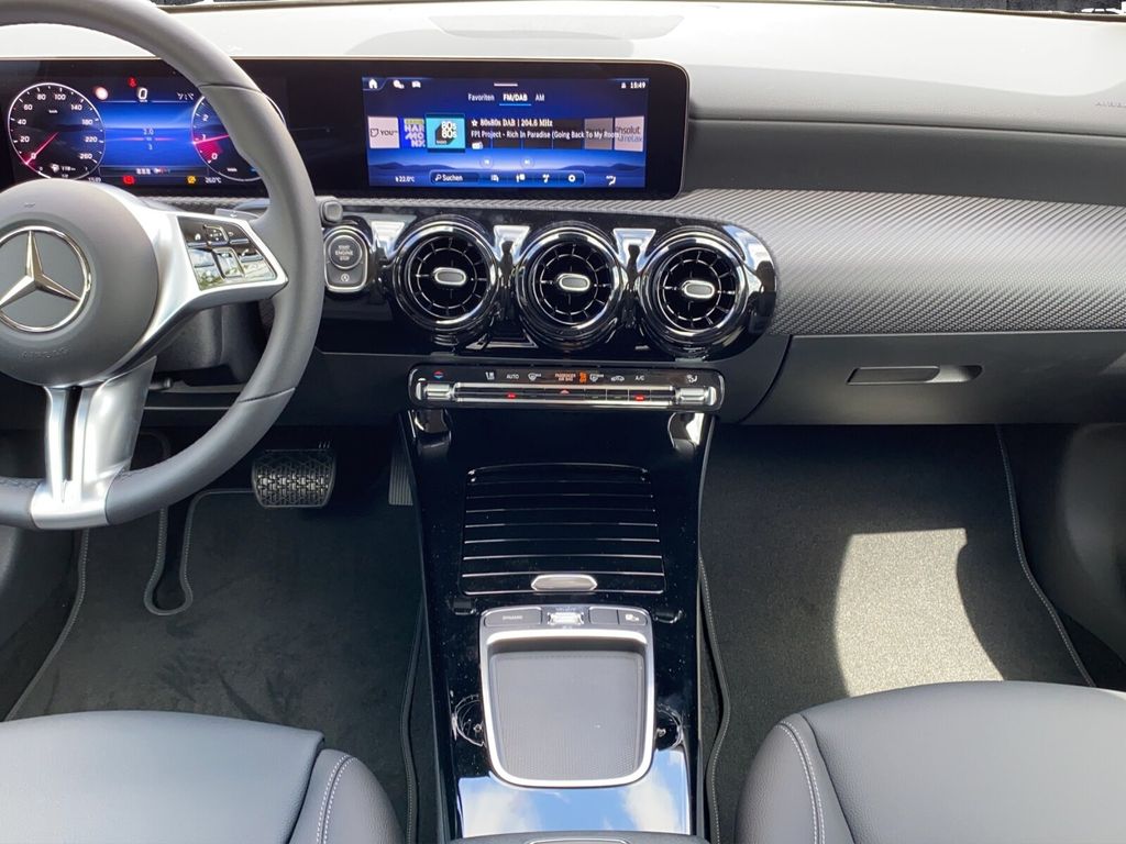 Mercedes-Benz A 180 2024