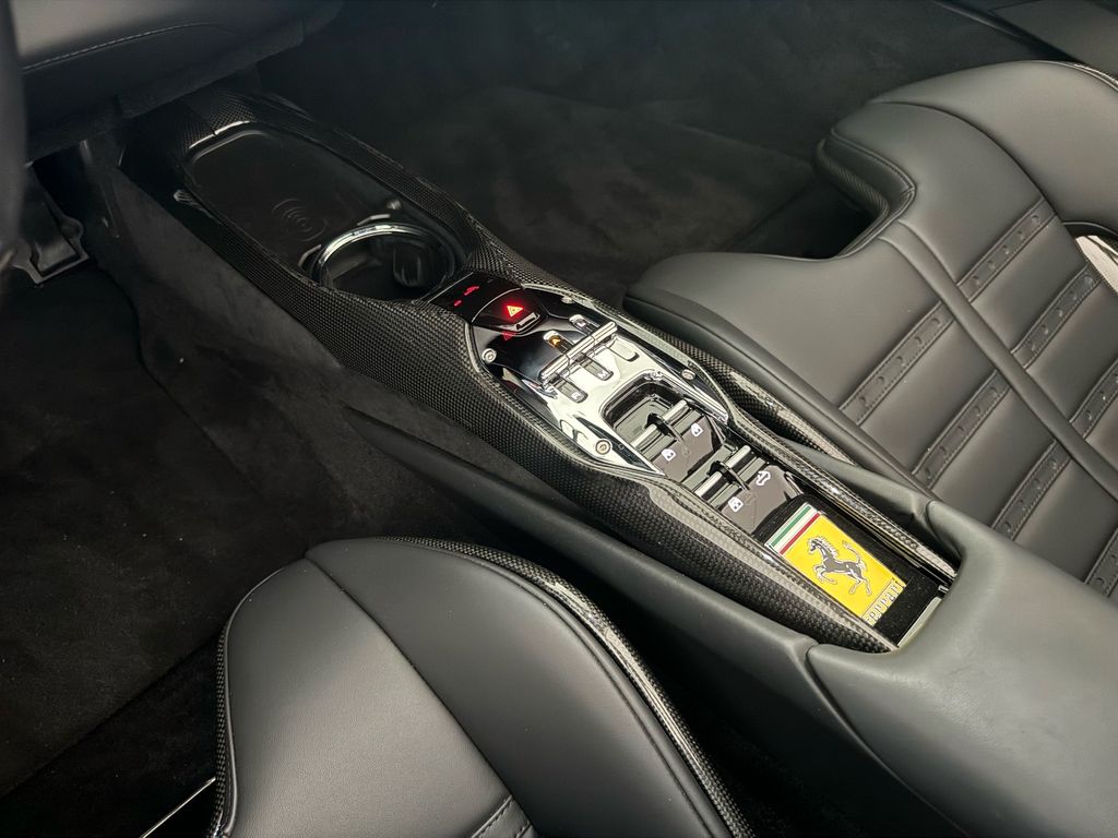 Ferrari 296 GTS 2024