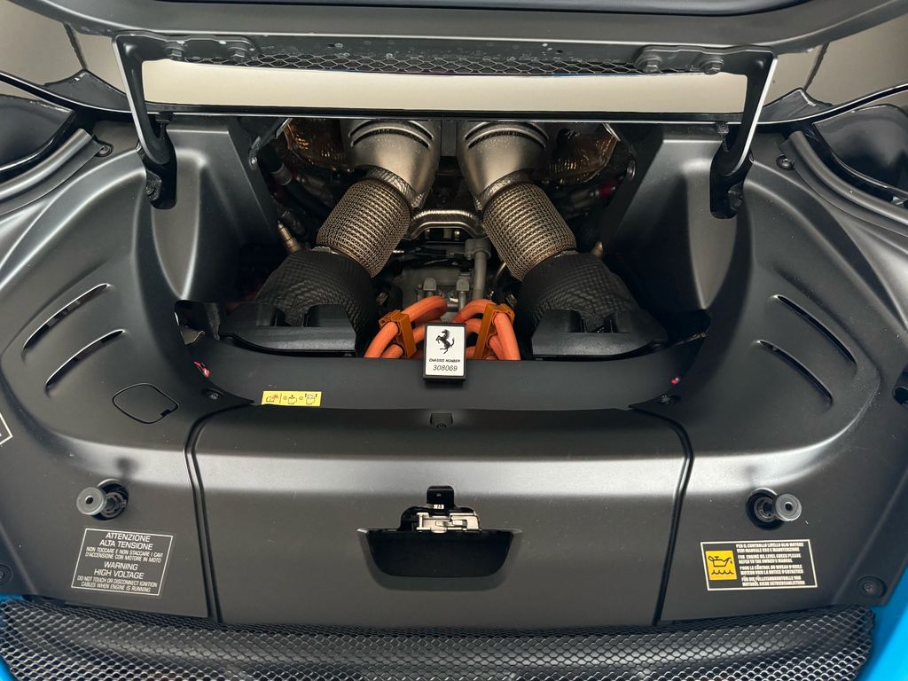 Ferrari 296 GTS 2024