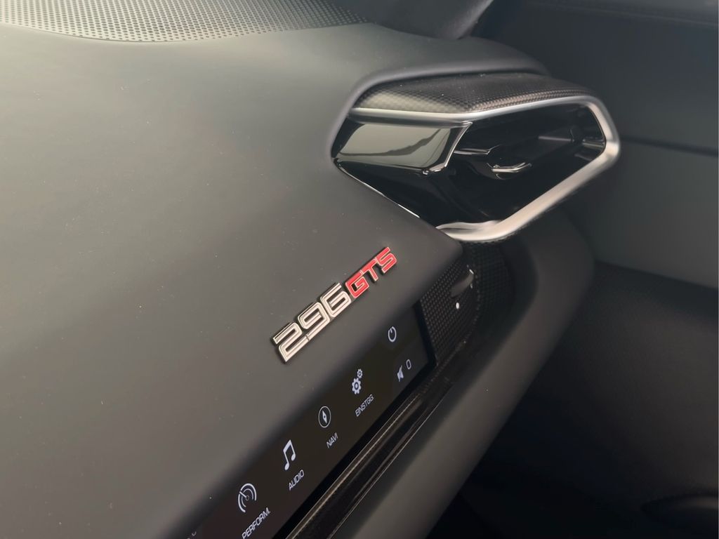 Ferrari 296 GTS 2024