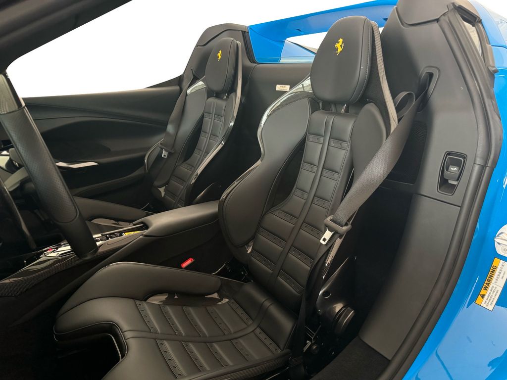 Ferrari 296 GTS 2024