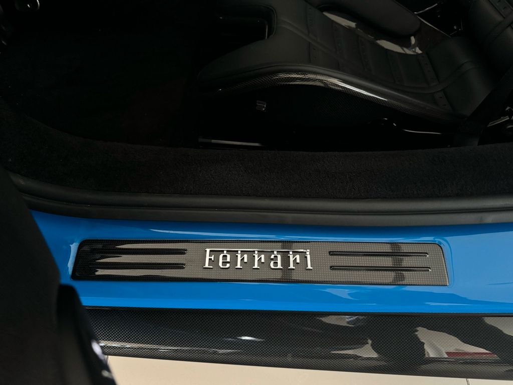 Ferrari 296 GTS 2024