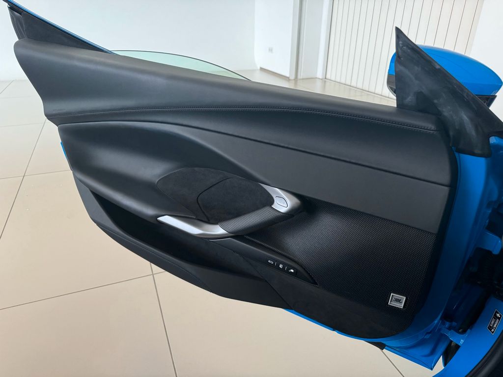 Ferrari 296 GTS 2024