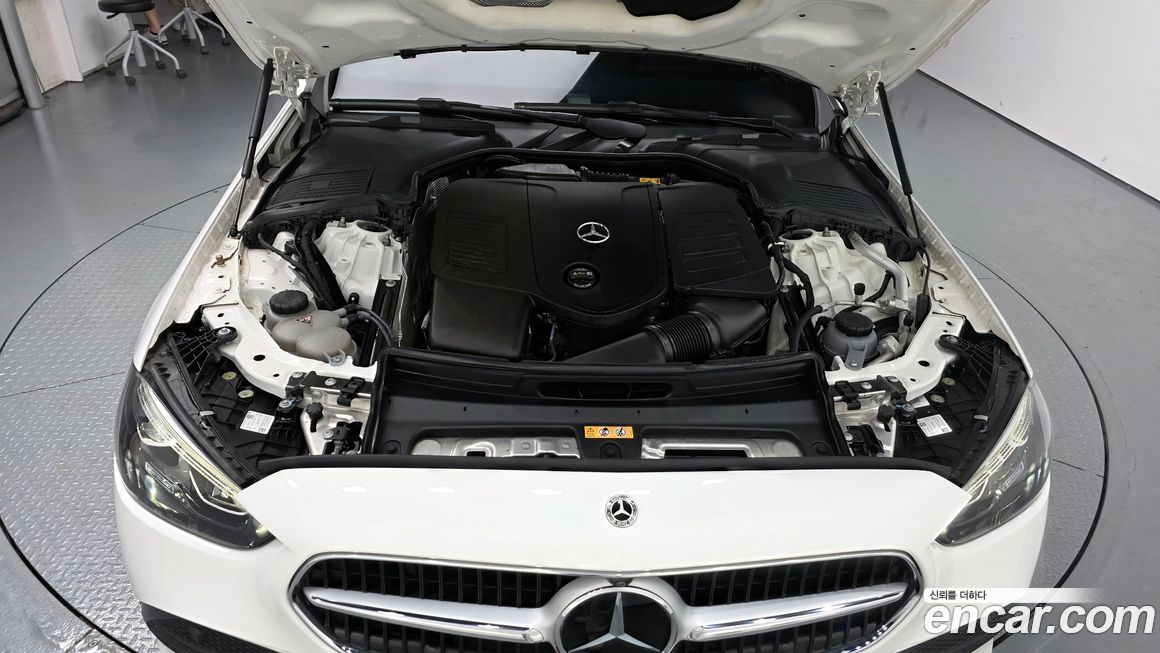 Mercedes-Benz C-Class 2023