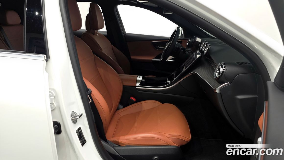 Mercedes-Benz C-Class 2023