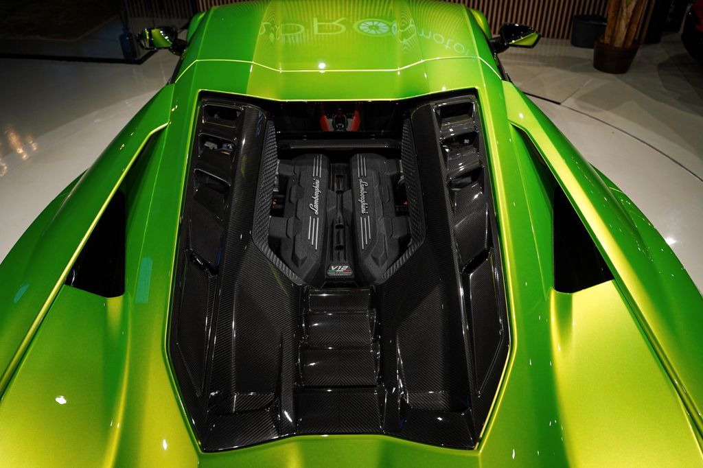 Lamborghini Revuelto 2024