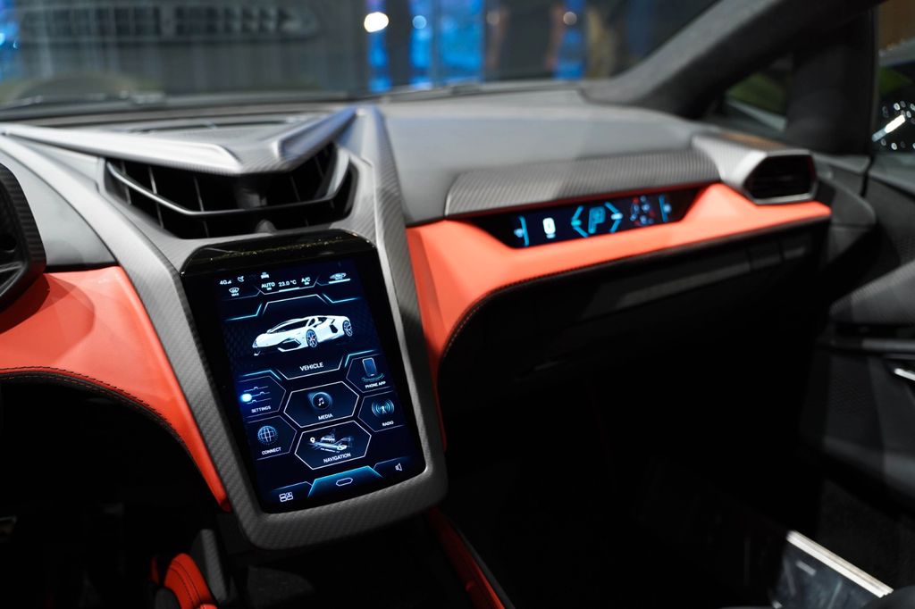 Lamborghini Revuelto 2024