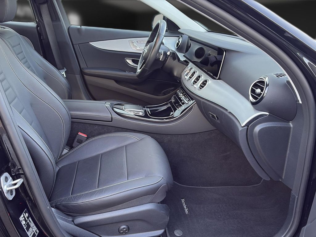 Mercedes-Benz E 300 2022