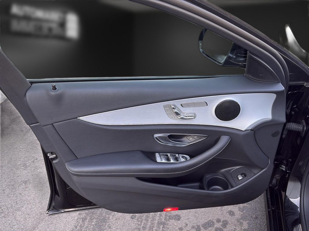 Mercedes-Benz E 300 2022