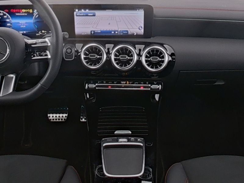 Mercedes-Benz CLA 250 2025
