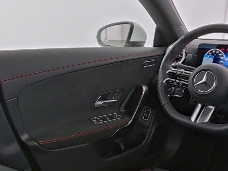 Mercedes-Benz CLA 250 2025