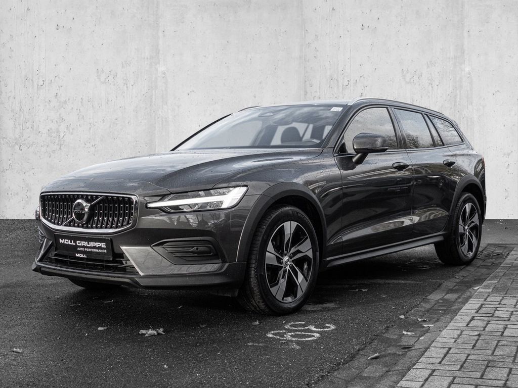 Volvo V60 Cross Country 2023