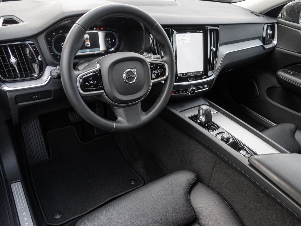 Volvo V60 Cross Country 2023