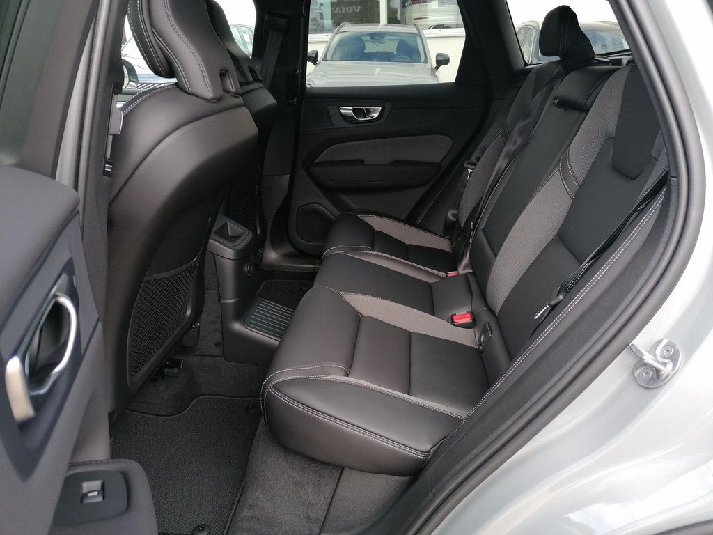 Volvo XC60 2025