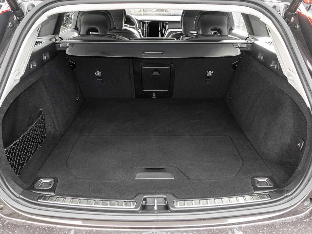 Volvo V60 Cross Country 2023