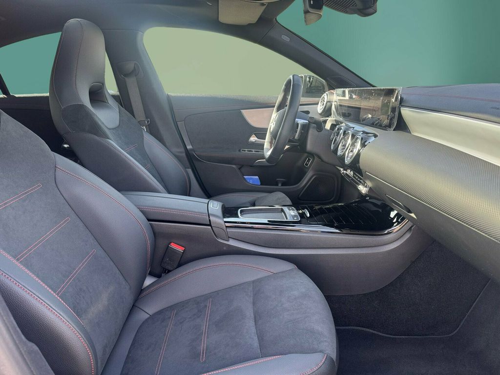 Mercedes-Benz CLA 200 2024