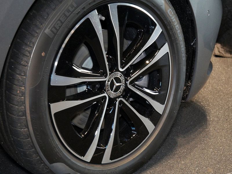 Mercedes-Benz B 200 2025