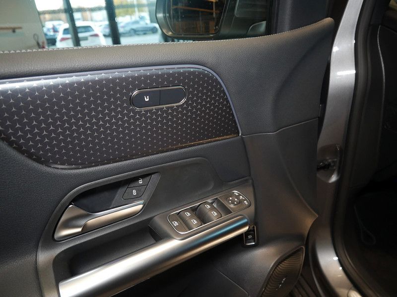 Mercedes-Benz B 200 2025