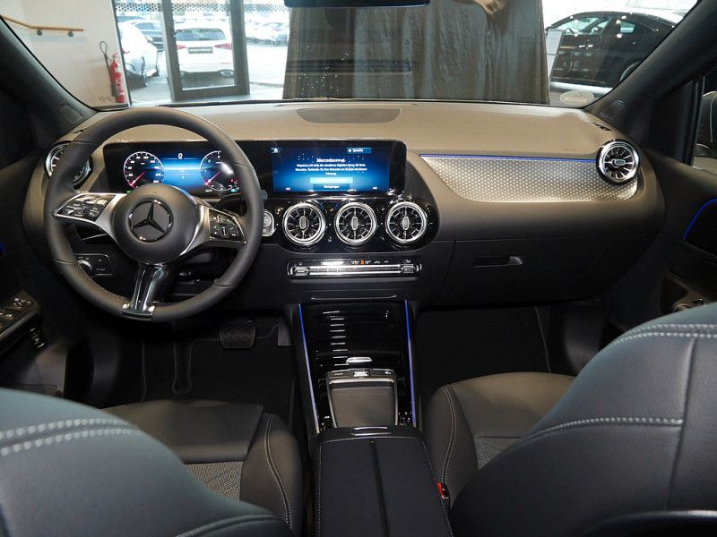 Mercedes-Benz B 200 2025