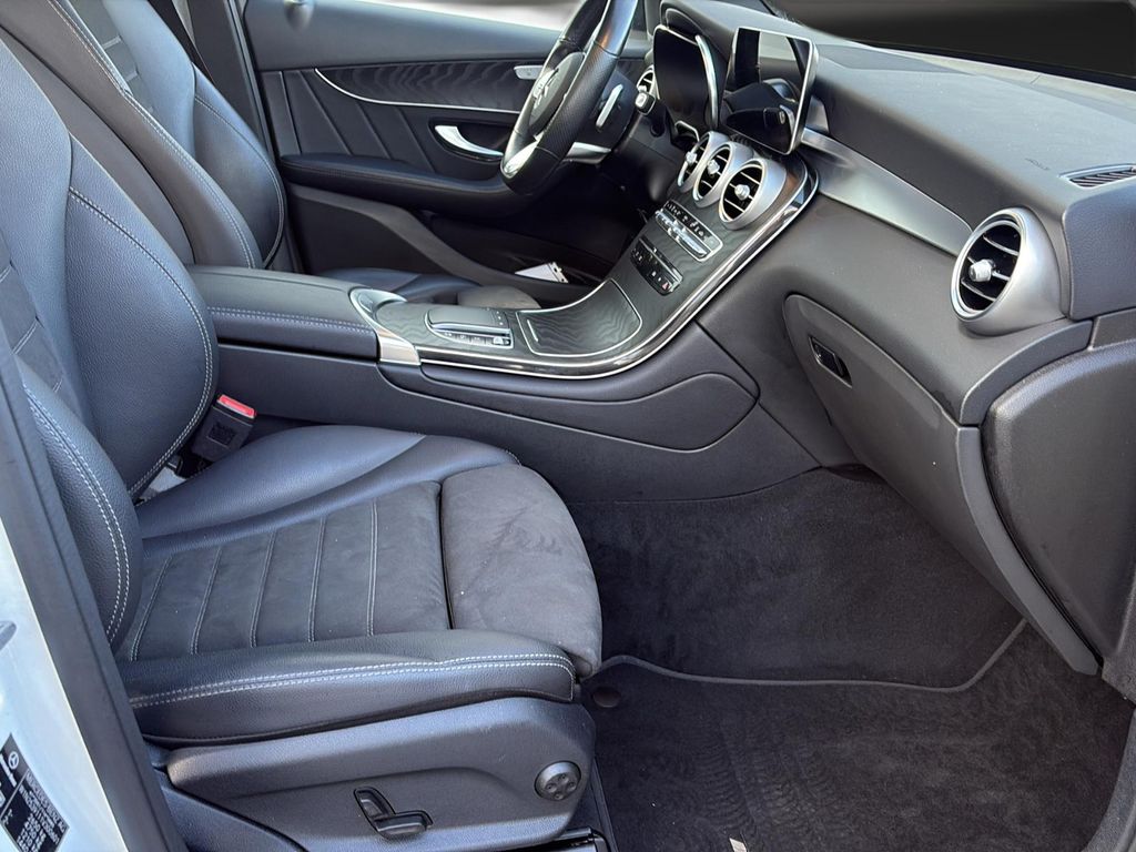 Mercedes-Benz GLC 300 2021