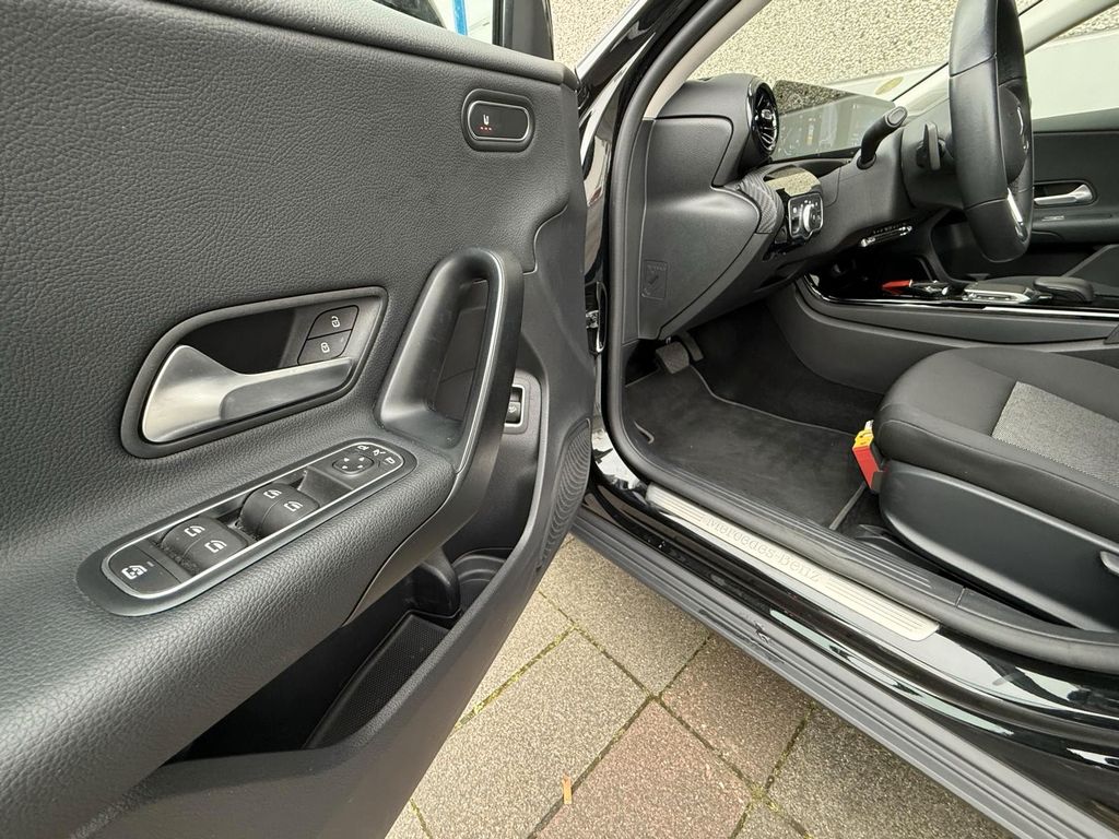 Mercedes-Benz A 180 2021