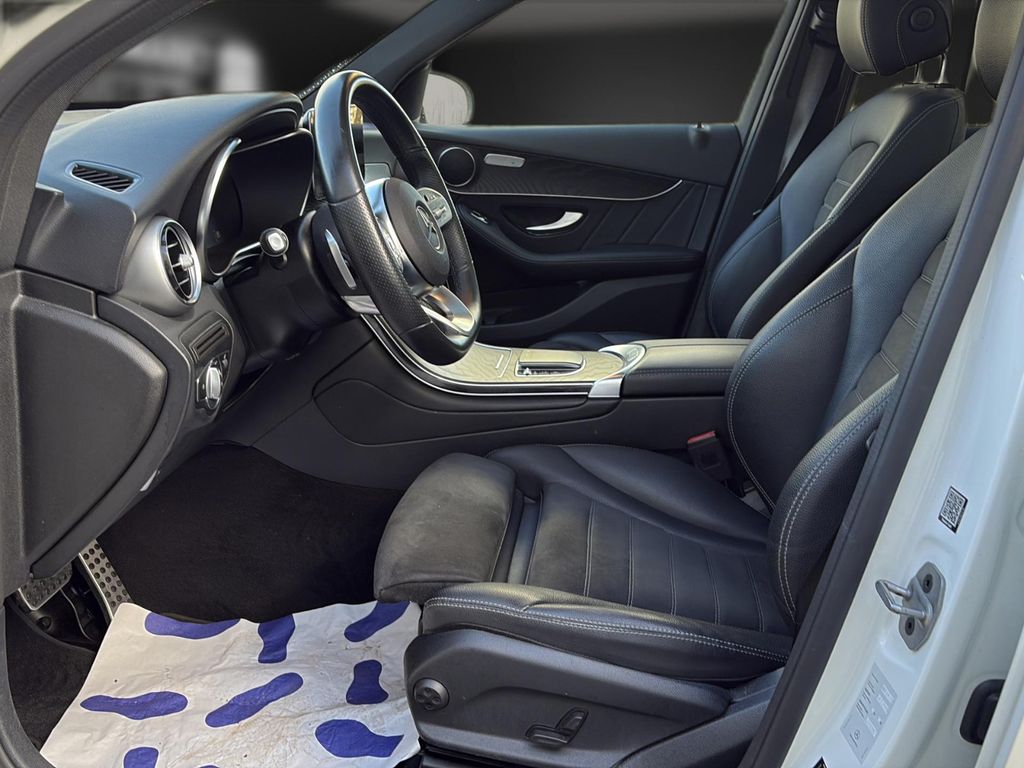 Mercedes-Benz GLC 300 2021