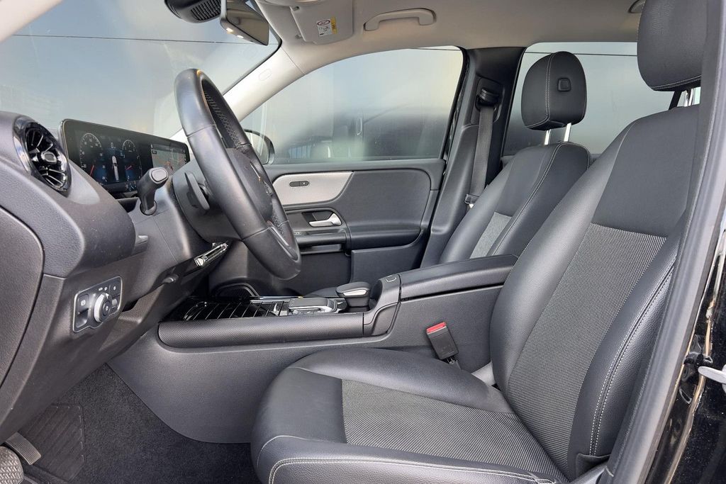 Mercedes-Benz GLB 180 2021