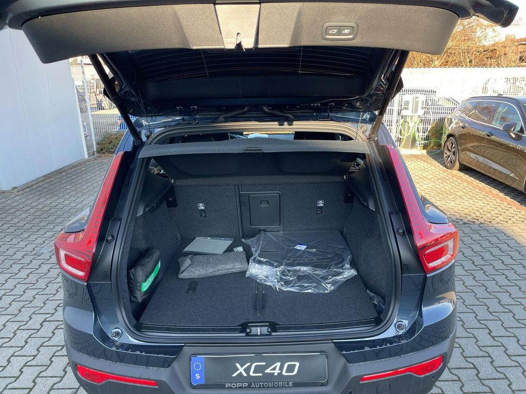 Volvo XC40 2025