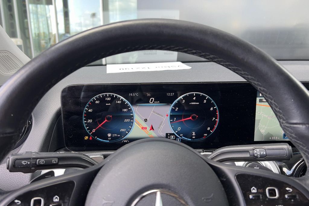 Mercedes-Benz GLB 180 2021