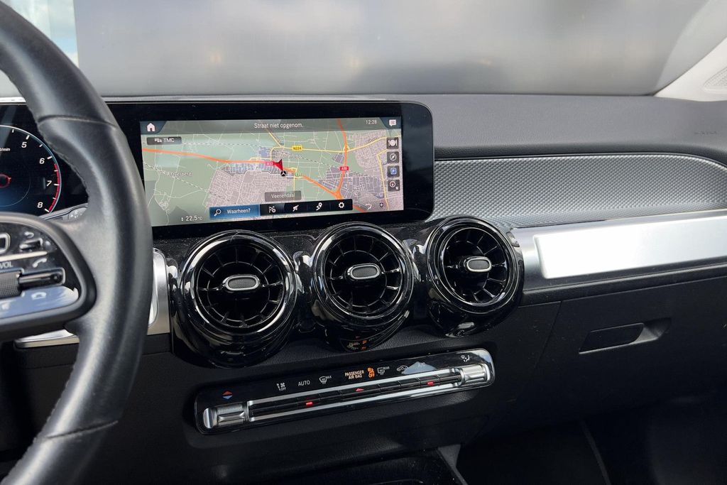 Mercedes-Benz GLB 180 2021