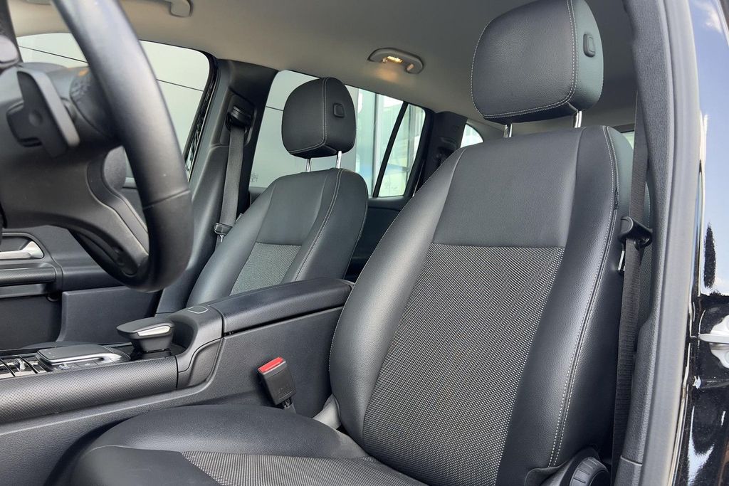 Mercedes-Benz GLB 180 2021