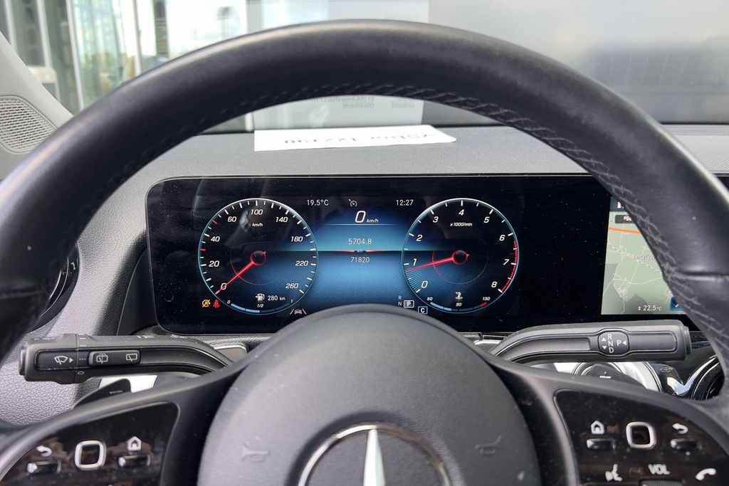 Mercedes-Benz GLB 180 2021