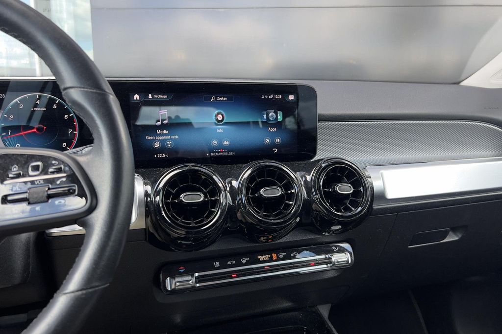 Mercedes-Benz GLB 180 2021