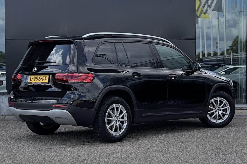 Mercedes-Benz GLB 180 2021