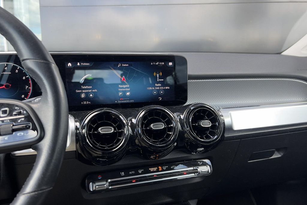 Mercedes-Benz GLB 180 2021