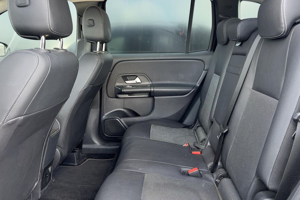 Mercedes-Benz GLB 180 2021