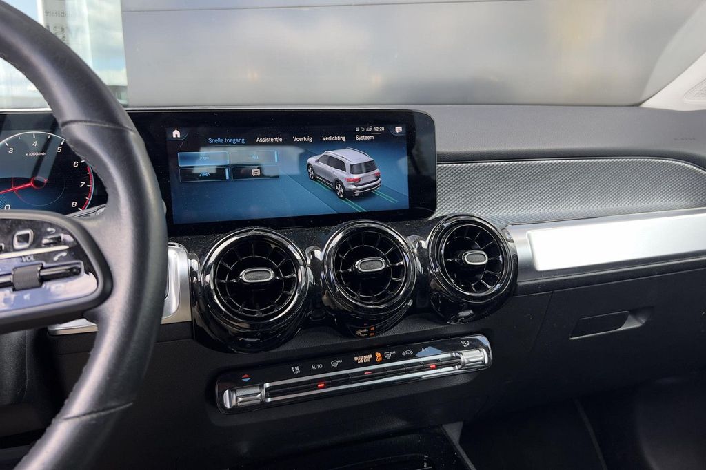 Mercedes-Benz GLB 180 2021