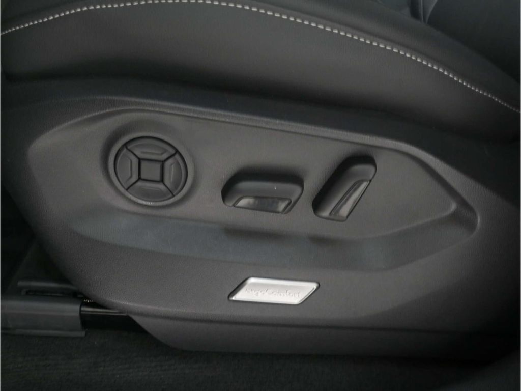 Volkswagen Touareg 2025