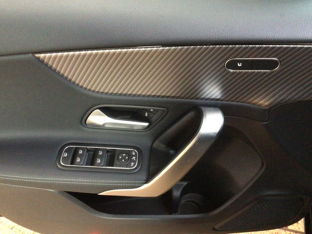 Mercedes-Benz A 200 2024