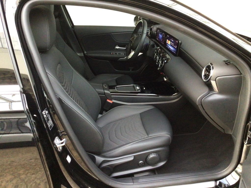 Mercedes-Benz A 200 2024
