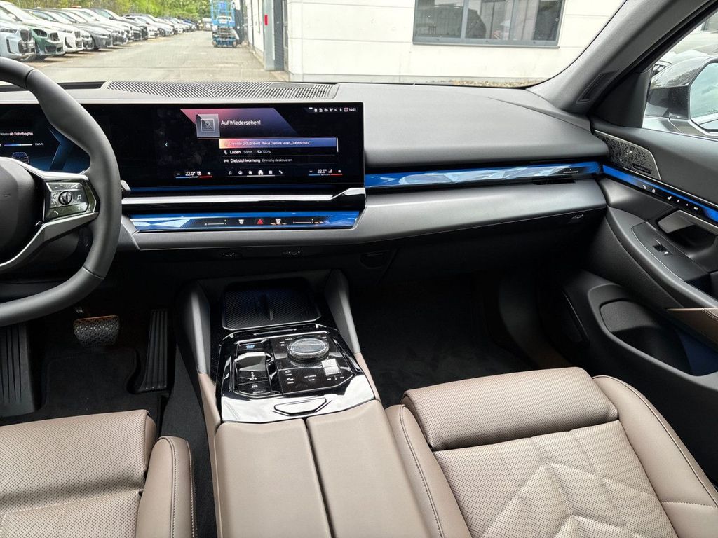 BMW i5 2025