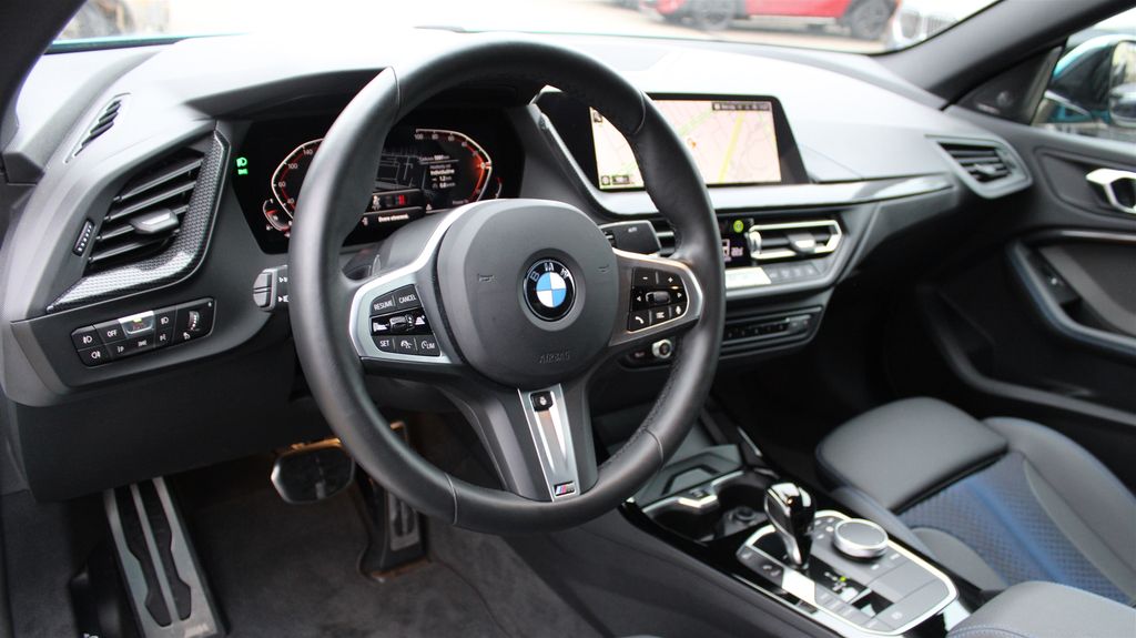 BMW 218 2024