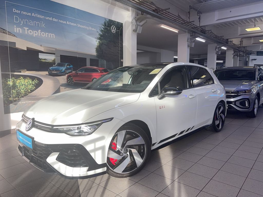 Volkswagen Golf 2025