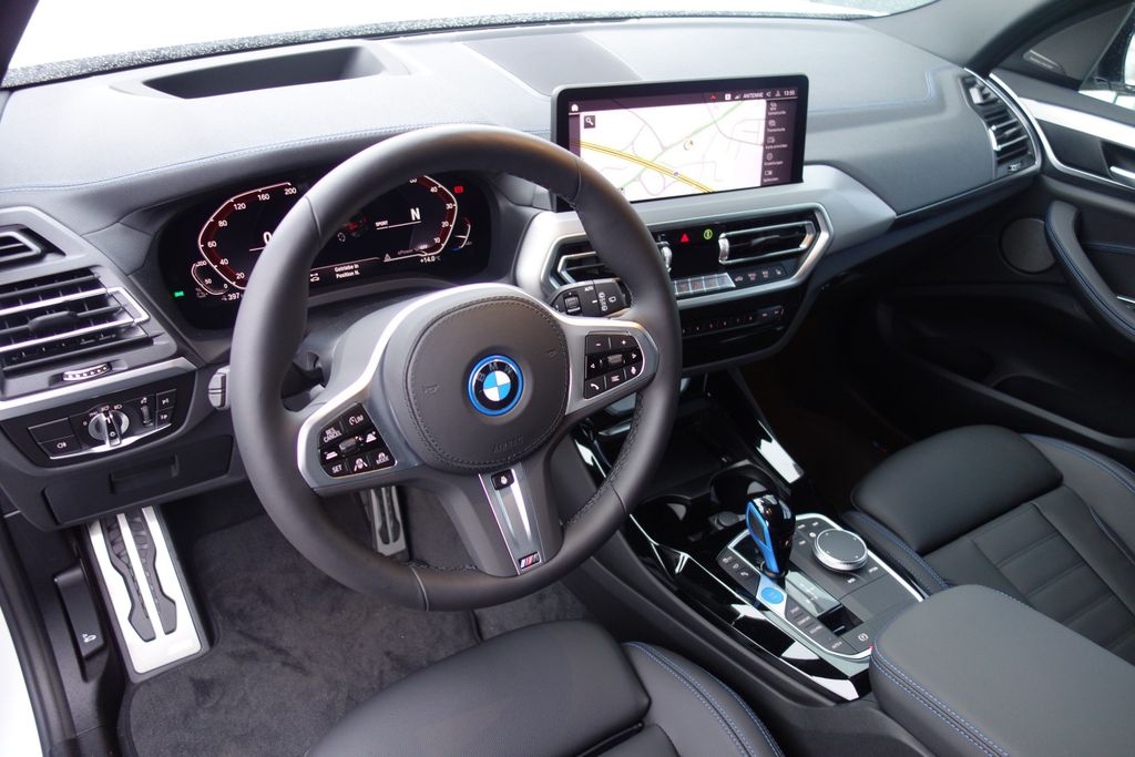 BMW iX3 2023