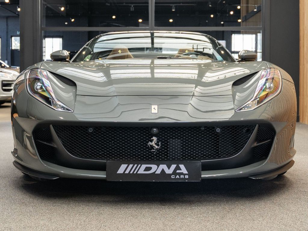 Ferrari 812 2022