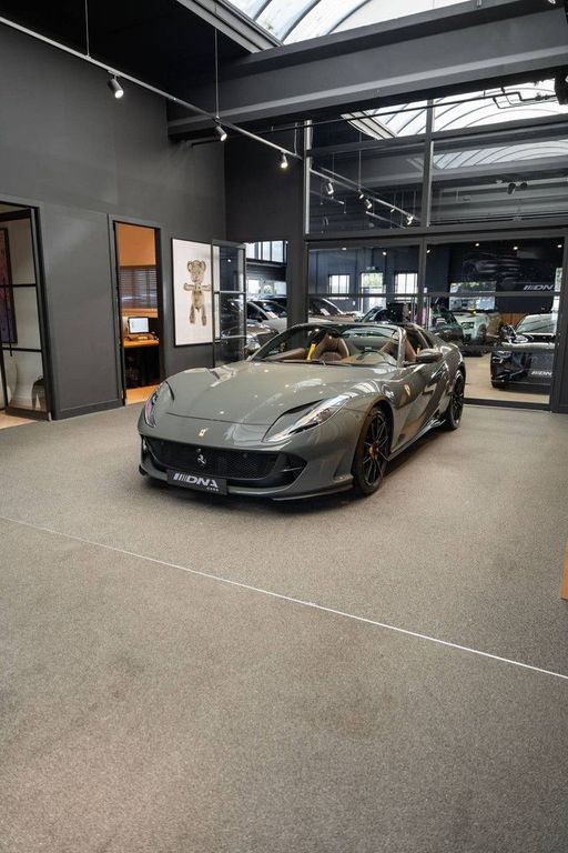 Ferrari 812 2022