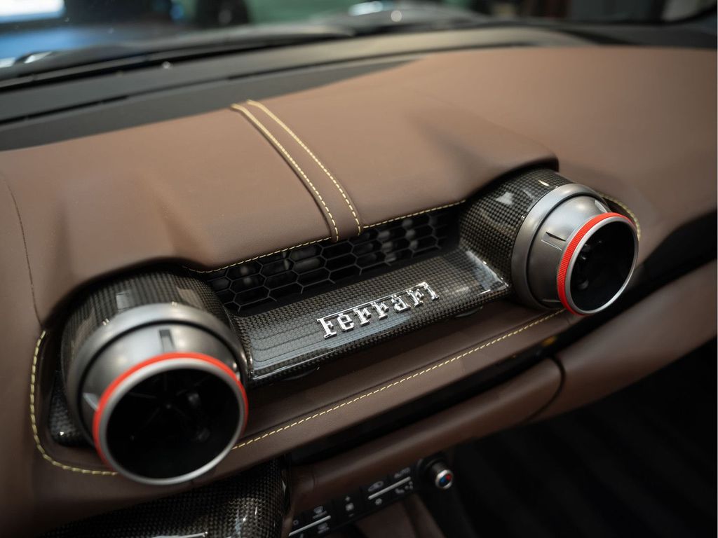 Ferrari 812 2022
